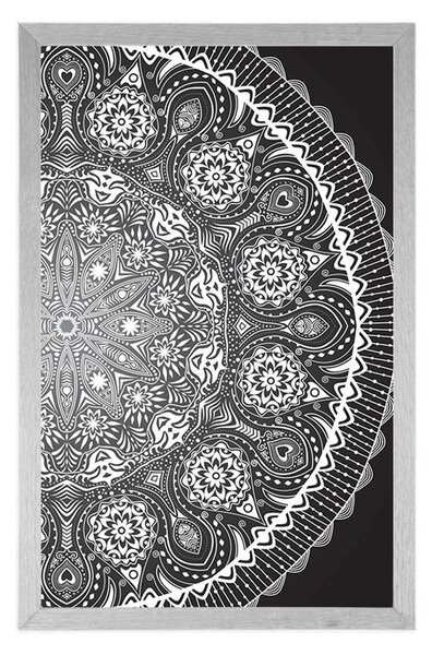 Plakat ukrasna Mandala s čipkom u crno-bijelom dizajnu