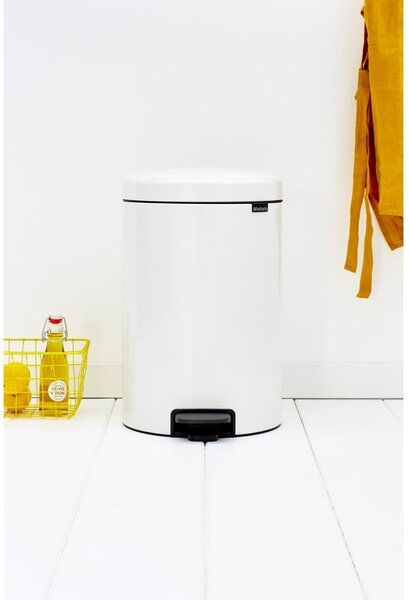 Bijela željezna kanta za smeće s pedalom 20 l NewIcon – Brabantia