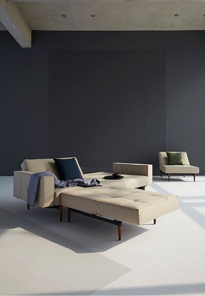 Kauč SPLITBACK SOFA BED s rukonaslonima i tamno stileto drvenim nogicama