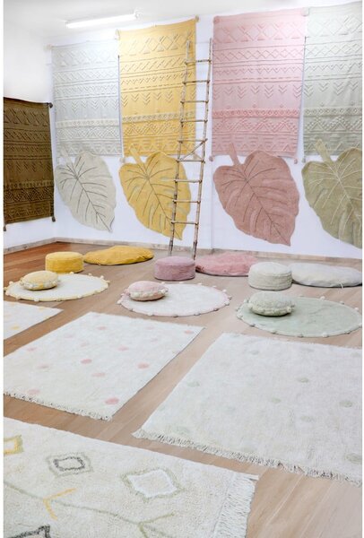 Svijetlo zeleni periv/ručno rađen pamučan tepih 170x240 cm Tribu Olive – Lorena Canals