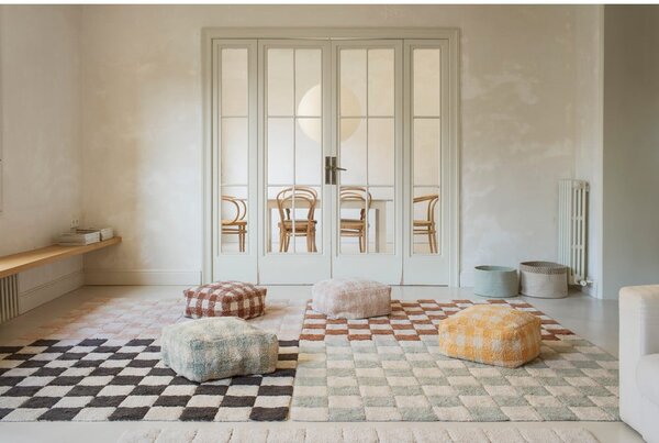 Svijetlo ružičasti/krem periv/ručno rađen pamučan tepih 120x160 cm Kitchen Tiles Rose – Lorena Canals