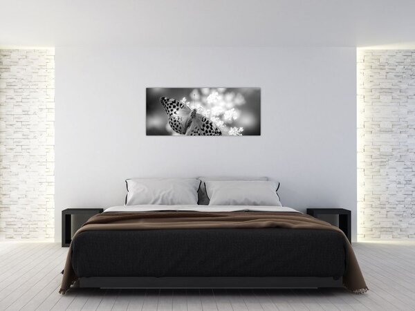 Slika - Detalj leptira koji oprašuje cvijet (120x50 cm)