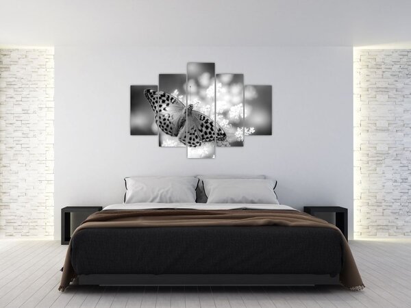 Slika - Detalj leptira koji oprašuje cvijet (150x105 cm)