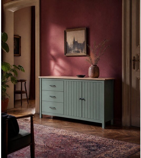 Zelena/u prirodnoj boji niska komoda od masivnog bora 150x80 cm Miranda – Marckeric