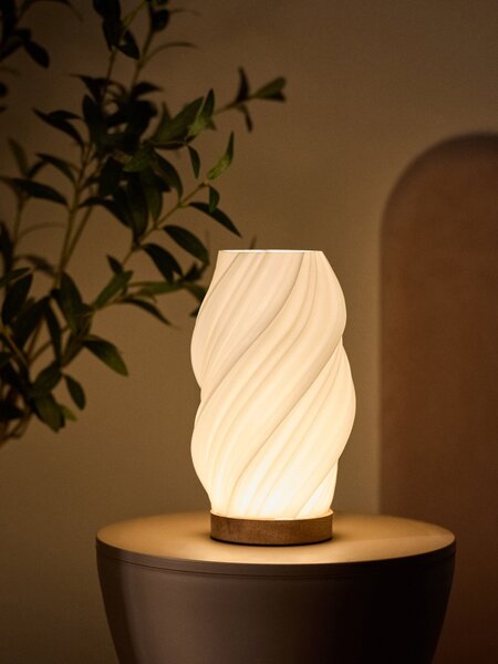 Sinsay - Dekorativna LED stolna lampa s valovitim abažurom