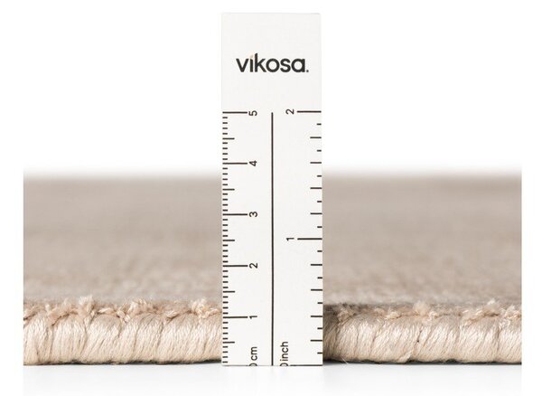 Bež ručno rađen tepih viskozan 120x180 cm Noemi – Vikosa