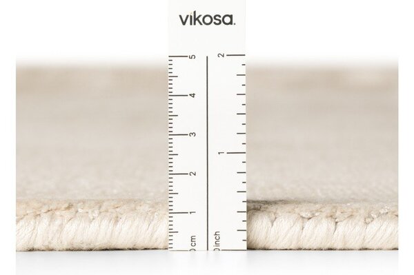 Ručno rađen tepih viskozan boje slonovače 80x150 cm Noemi – Vikosa