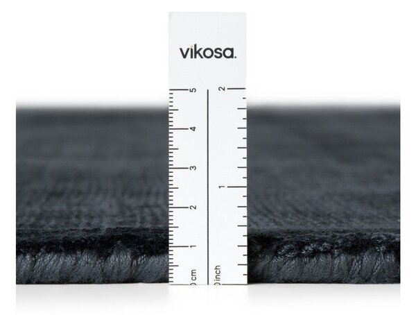 Crni ručno rađen tepih viskozan 120x180 cm Noemi – Vikosa