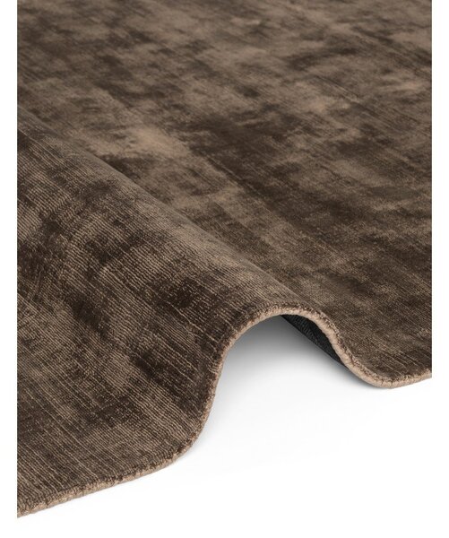 Smeđi ručno rađen tepih viskozan 120x180 cm Noemi – Vikosa