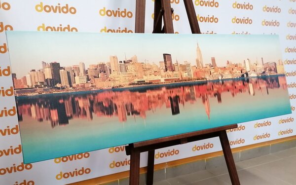 Slika čaroban New York u odsjaju u vodi