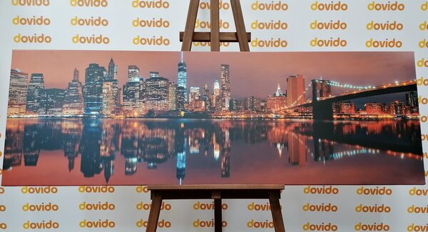 Slika odsjaj Manhattana u vodi