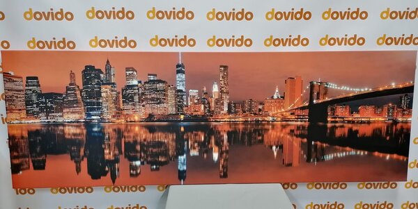 Slika odsjaj Manhattana u vodi