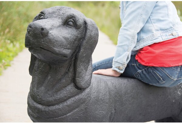 Crna vrtna klupa Dachshund – Esschert Design