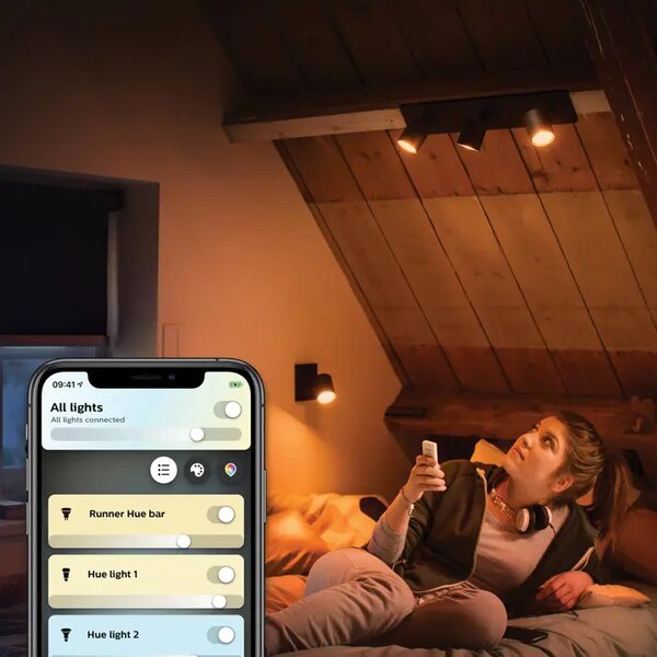 PHILIPS RUNNER HUE REFLEKTOR CRNA 3X4.2W 2200-6500K + DALJINSKI UPRAVLJAČ 8720169320413