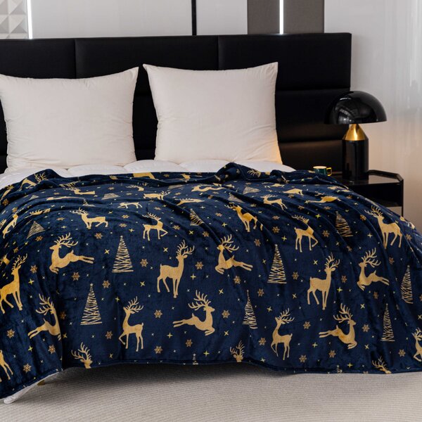 Tamnoplava božićna deka od mikropliša GOLDEN DEER Dimenzije: 150 x 200 cm