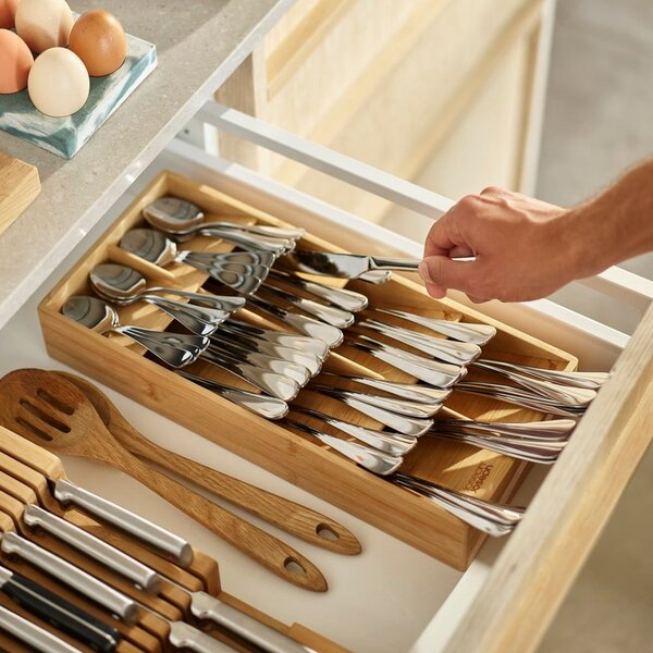 Organizator pribora od bambusa u prirodnoj boji 17,5 x 38 cm DrawerStore – Joseph Joseph