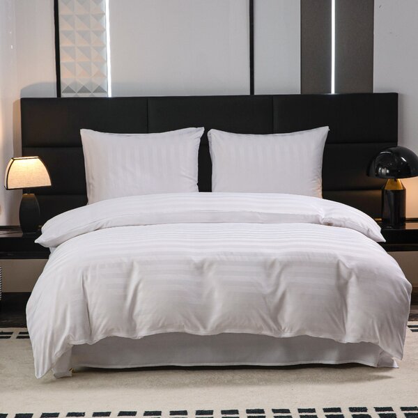 Hotelska posteljina od mikrovlakana JASMINE bijela - pruge 2 cm, hotelski džep Dimenzije posteljine: 70 x 90 cm | 140 x 220 cm